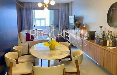 Imagem: O apartamento possui 2 Dormitórios, 1 Banheiro, 2 Vagas na