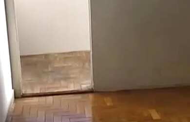 Imagem: O apartamento possui 2 Dormitórios, 1 Banheiro e está localizado