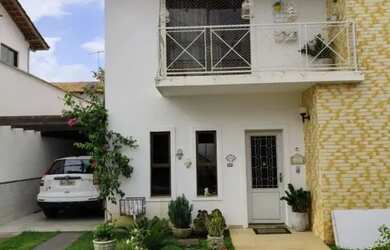 Imagem: A casa em condomínio possui 3 Dormitórios, 2 Banheiros, 3