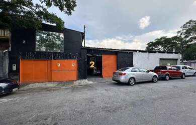 Imagem 2: Galpão a Venda com 240m2 por R$ 750.000,00 - Vila Dalva / Rio Pequeno - São Paulo/SP