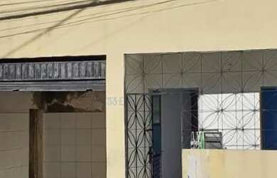 Imagem: A casa possui 1 Dormitório, 2 Banheiros, 66m² de Área e