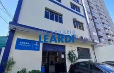 Imagem: O depósito possui 5 Vagas na garagem, 1.200m² de Área e