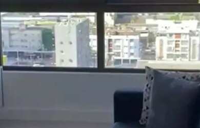 Imagem: O apartamento possui 1 Dormitório, 1 Banheiro, 1 Vaga na garagem