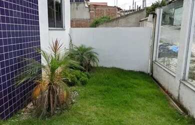 Imagem: O apartamento possui 3 Dormitórios, 1 Banheiro, 2 Vagas na