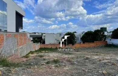 Imagem: O terreno possui 680m² de Área e está localizado em Tabajaras