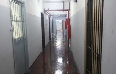 Imagem 14: Sala comercial na Galeria do Rosário desocupada andar alto