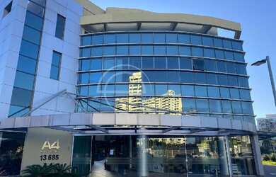 Imagem: O depósito possui 1 Vaga na garagem, 43m² de Área e está