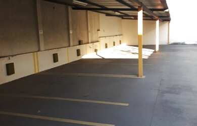 Imagem: O apartamento possui 2 Vagas na garagem, 525m² de Área e