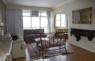 Imagem: O apartamento possui 4 Dormitórios, 2 Banheiros, 2 Vagas na