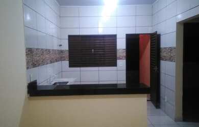 Imagem: A casa possui 2 Dormitórios, 1 Banheiro, 3 Vagas na garagem