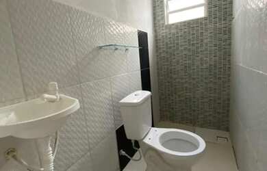 Imagem: A casa possui 1 Dormitório, 1 Banheiro e 1 Vaga na garagem