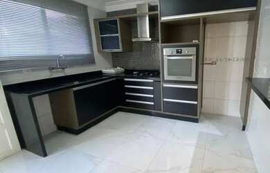 Imagem: A casa em condomínio possui 3 Dormitórios, 4 Banheiros, 1