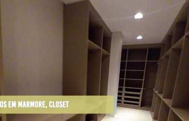 Imagem 7: Casa de condomínio para venda possui 882 metros quadrados com 8 quartos....