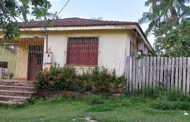 Imagem: A casa está localizado em Mararu, Santarém à venda por