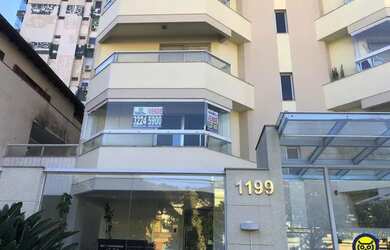 Imagem: O apartamento possui 3 Dormitórios, 1 Banheiro, 1 Vaga na garagem