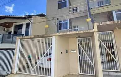 Imagem: A casa possui 3 Dormitórios, 3 Banheiros e 3 Vagas na garagem