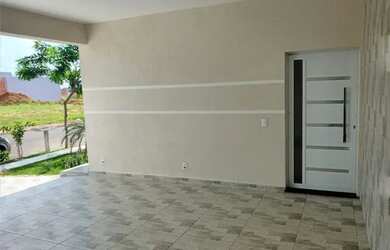 Imagem: A casa em condomínio possui 3 Dormitórios, 2 Banheiros, 4