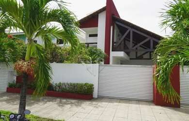 Imagem: A casa possui 4 Dormitórios, 5 Banheiros, 4 Vagas na garagem