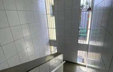 Imagem 10: Cabula 2/4 com cozinha e área de serviço 51 metros quadrados, fica em frente ao quartel 1