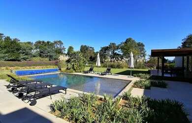 Imagem 4: Casa Projeto Gui Mattos. Piscina, Guarda roupa, 700m² de Áreae4 Vagas...