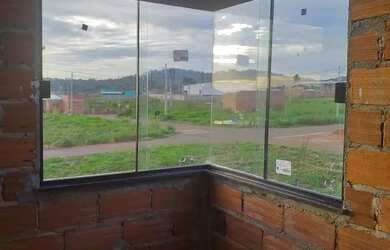 Imagem: A casa possui 1 Dormitório, 2 Banheiros, 240m² de Área e