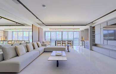 Imagem 2: Frente Mar- Mobiliado - Alto Padrão - 4 Suites - 4 Vagas - 264 Metros