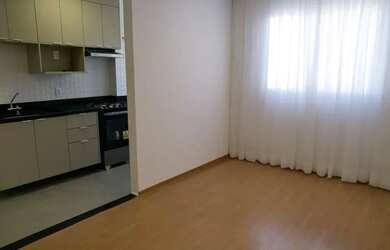 Imagem: O apartamento possui 2 Dormitórios, 1 Banheiro, 1 Vaga na garagem