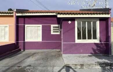 Imagem: A casa possui 2 Dormitórios, 1 Banheiro, 1 Vaga na garagem