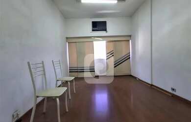 Imagem: O depósito possui 1 Vaga na garagem, 30m² de Área e está