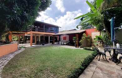 Imagem: A casa em condomínio possui 4 Dormitórios, 3 Banheiros, 4