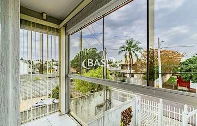 Imagem: A casa possui 3 Dormitórios, 4 Banheiros, 2 Vagas na garagem