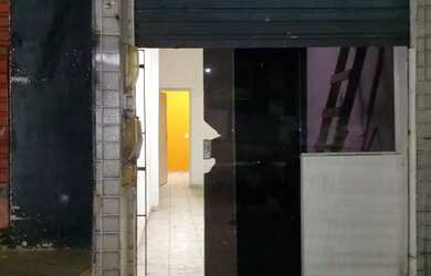 Imagem: O depósito possui 2 Vagas na garagem e está localizado em