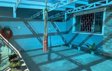 Imagem: A casa possui 2 Dormitórios, 2 Banheiros, 1 Vaga na garagem