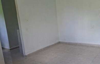 Imagem: A casa possui 2 Dormitórios, 2 Banheiros, 3 Vagas na garagem