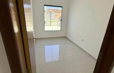 Imagem 4: Vendo casa de 2/4 sendo uma suíte no sim