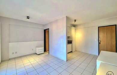 Imagem: O apartamento possui 1 Dormitório, 1 Banheiro, 1 Vaga na garagem