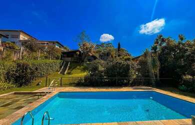 Imagem: A casa em condomínio possui 3 Dormitórios, 2 Banheiros, 4