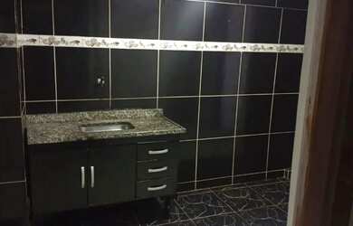 Imagem: A casa possui 1 Dormitório, 1 Banheiro e está localizado