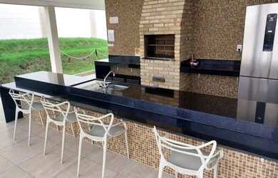 Imagem: O apartamento possui 2 Dormitórios, 1 Banheiro, 1 Vaga na garagem