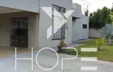 Imagem: A casa em condomínio possui 2 Dormitórios, 3 Banheiros, 4