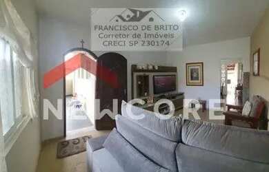 Imagem: A casa possui 3 Dormitórios, 1 Banheiro, 1 Vaga na garagem