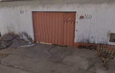 Imagem: A casa possui 2 Dormitórios, 2 Banheiros, 2 Vagas na garagem