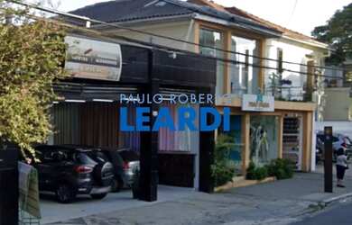 Imagem: O depósito possui 3 Vagas na garagem, 270m² de Área e está