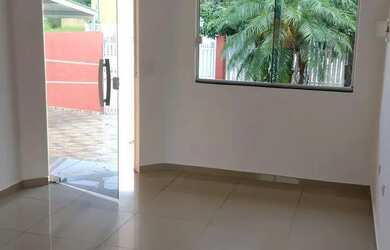 Imagem: A casa possui 4 Dormitórios, 2 Banheiros, 2 Vagas na garagem