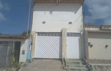 Imagem: A casa possui 4 Dormitórios, 4 Banheiros, 1 Vaga na garagem