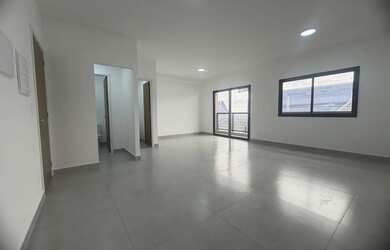 Imagem: O depósito possui 1 Vaga na garagem, 48m² de Área e está