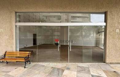 Imagem: O depósito possui 2 Vagas na garagem, 122m² de Área e está