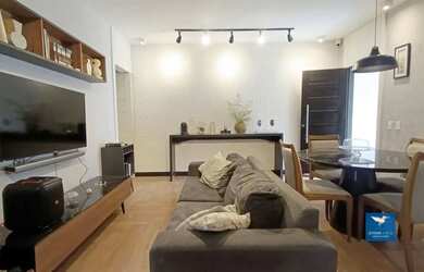 Imagem: A casa possui 3 Dormitórios, 2 Banheiros, 2 Vagas na garagem