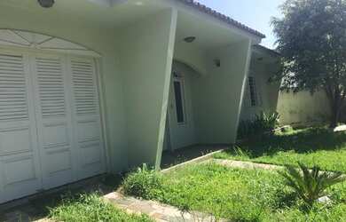 Imagem: A casa possui 3 Dormitórios, 1 Vaga na garagem, 160m² de Área