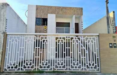 Imagem: A casa possui 2 Dormitórios, 2 Banheiros, 1 Vaga na garagem